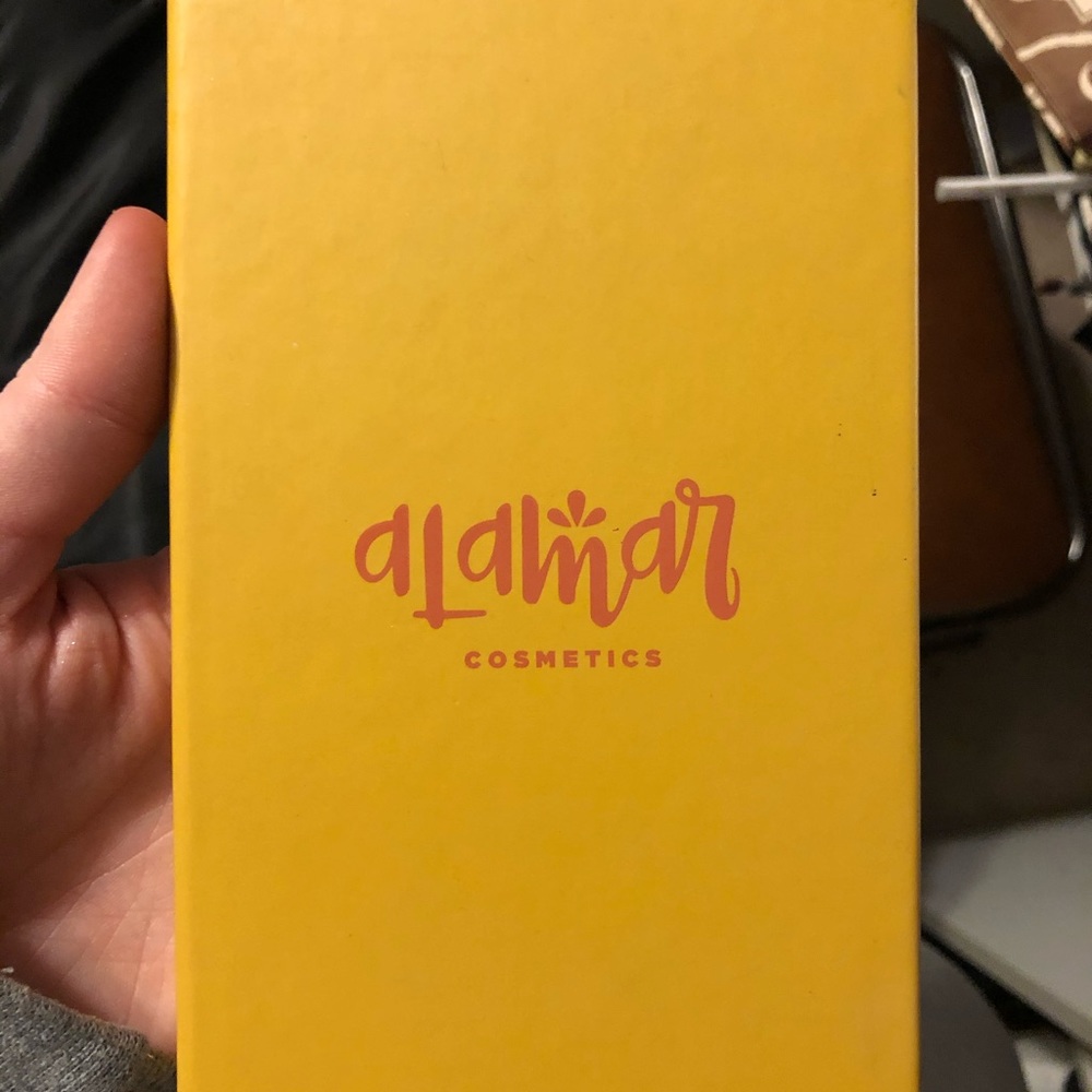 Alamar Vol. 1 Eyeshadow Palette